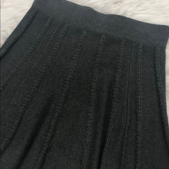 Cabi Charcoal Gray Sweater Skirt Size Small - Picture 10 of 11